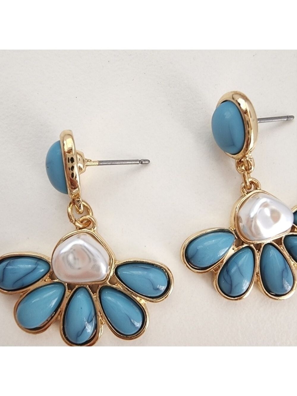 NEW Floral Abstract Turquoise Stone Pearl Embellished Small Dangle Earrings - Picture 6 of 7